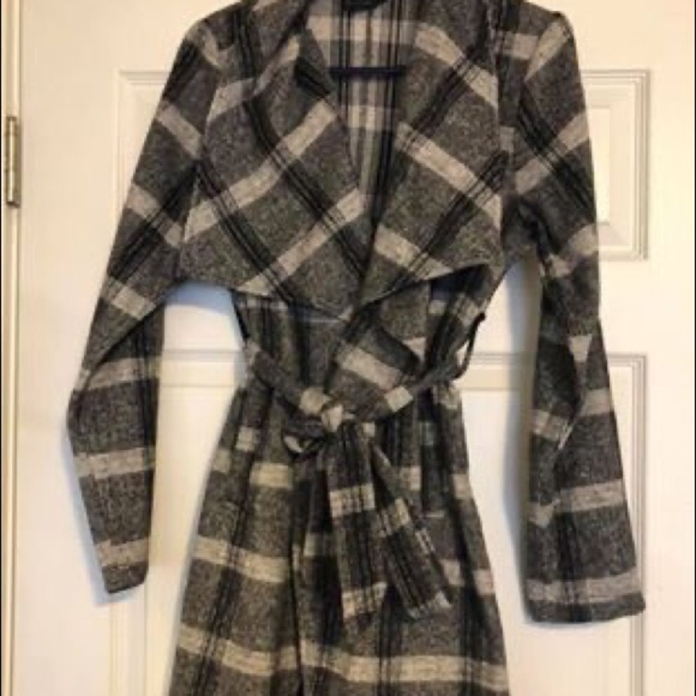 Small women’s fall/spring waterfall jacket
